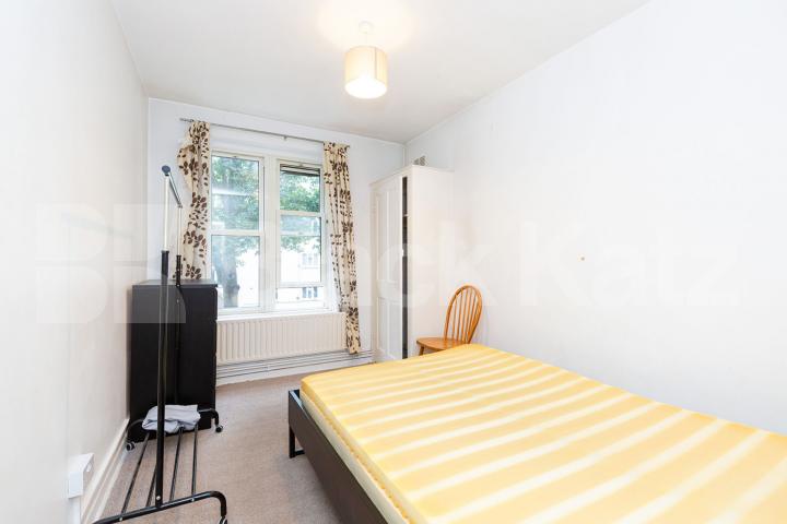 			FANTASTIC 3 BEDROOM FLAT IN HACKNEY, 3 Bedroom, 1 bath, 1 reception Flat			 Amhurst Road, HACKNEY-DALSTON